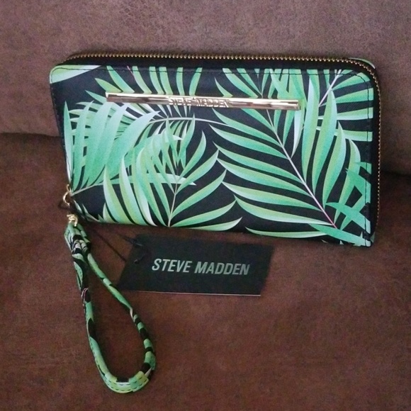 Steve Madden Handbags - Steve Madden Wallet